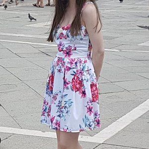✨SALE: 2 for 50% off!✨ XS Flower Print Summer Dress